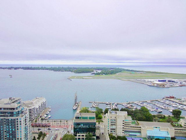 4012 - 11 Brunel Court