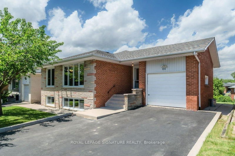 64 RUSCICA Dr  Toronto, M4A 1R4 | Image 1