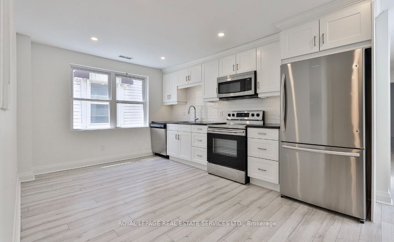 995 Bloor St W, Toronto, M6H 1M1 | Image 2