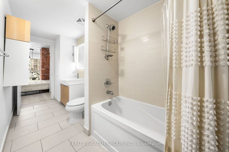  429 - 5 Hanna Ave  Toronto, M6K 1X6 | Image 24