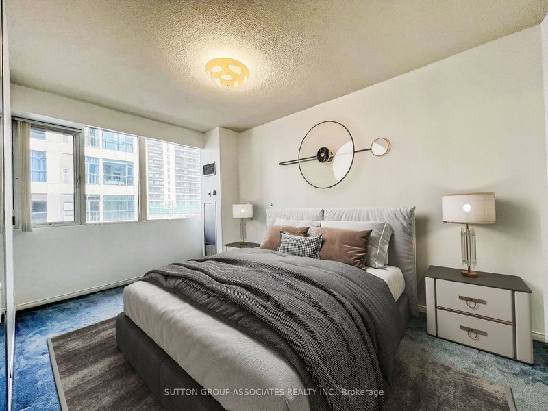 406 - 555 Yonge St, Toronto, M4Y 3A6 | Image 2