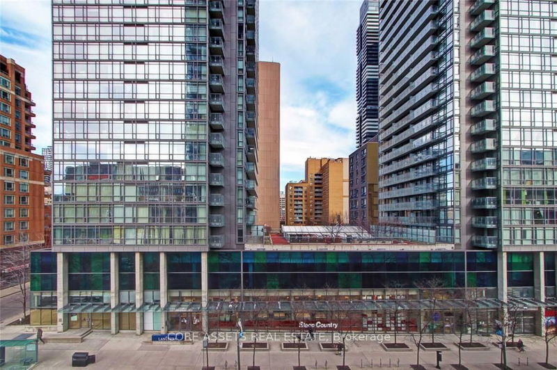 home for lease on 406-832 Bay Street