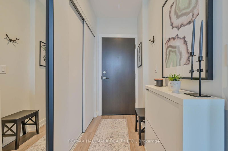  611 - 6 Parkwood Ave  Toronto, M4V 0A3 | Image 4