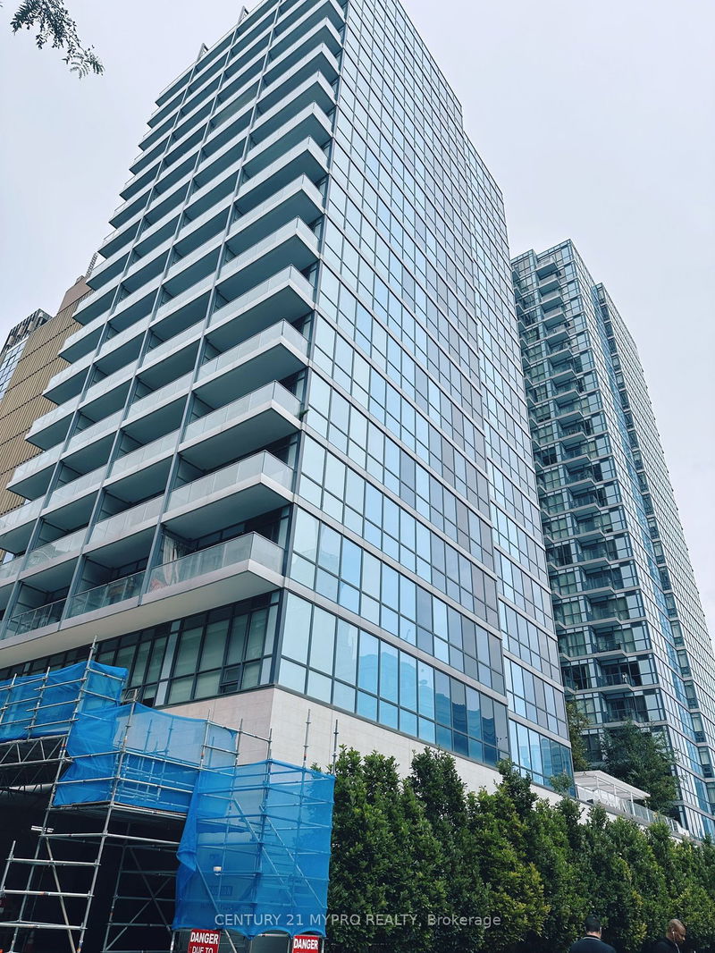 home for lease on 1429-230 Simcoe Street