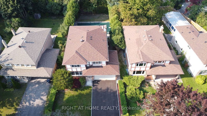 20 Bradenton Dr  Toronto, M2H 1Y5 | Image 1