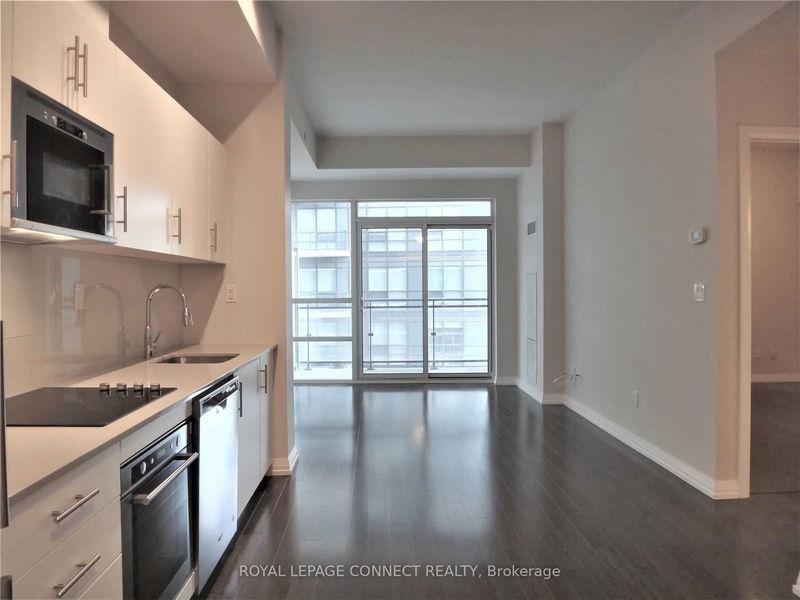 home for lease on 819-460 Adelaide Street E