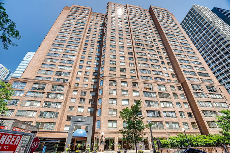 home for sale on 2112-633 Bay Street