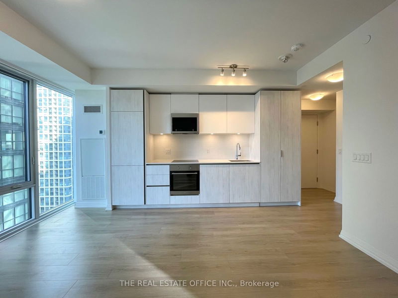 home for lease on 3201-8 Widmer Street
