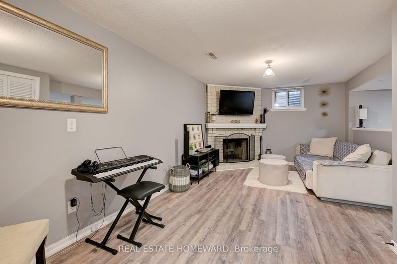 60 Flaming Rose Way  Toronto, M2N 5W8 | Image 25