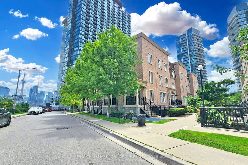 home for lease on 220-26 Western Battery Road W