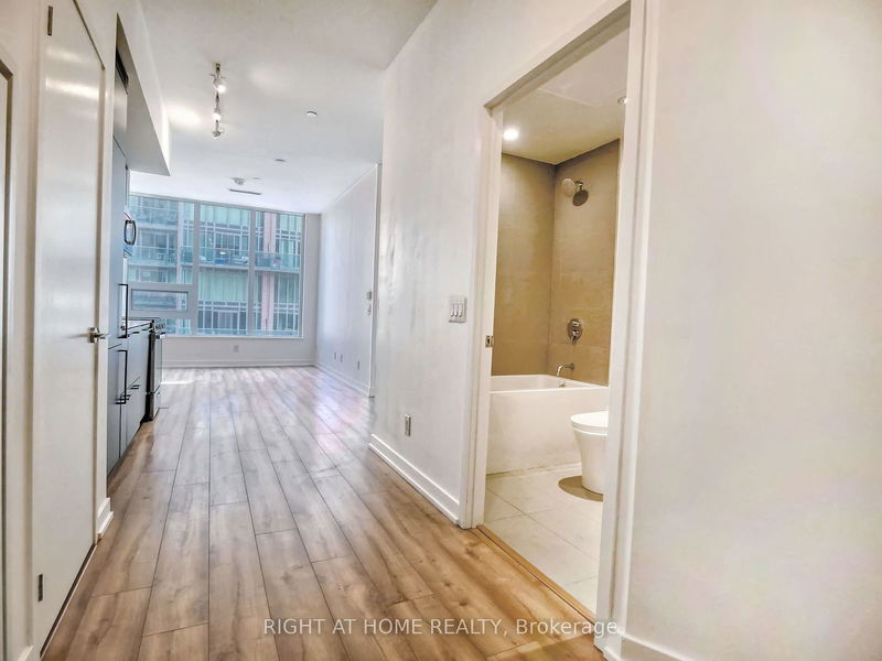  711 - 135 East Liberty St  Toronto, M6K 0G7 | Image 2