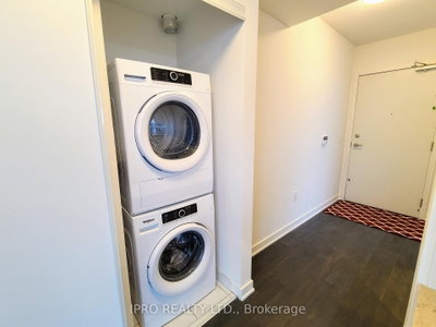 Unit 3204 — 99 Broadway Avenue — photo 4