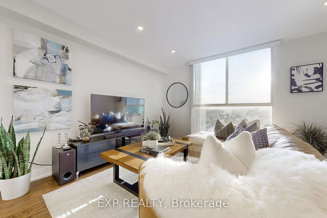 503 - 5460 Yonge Street