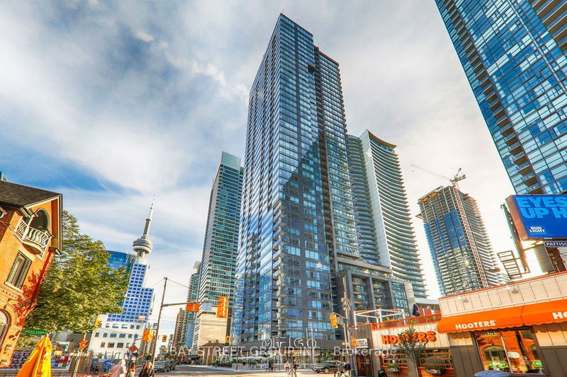 home for lease on 605-295 Adelaide Street W