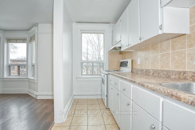 282 Ossington Ave  Toronto, M6H 2W6 | Image 14