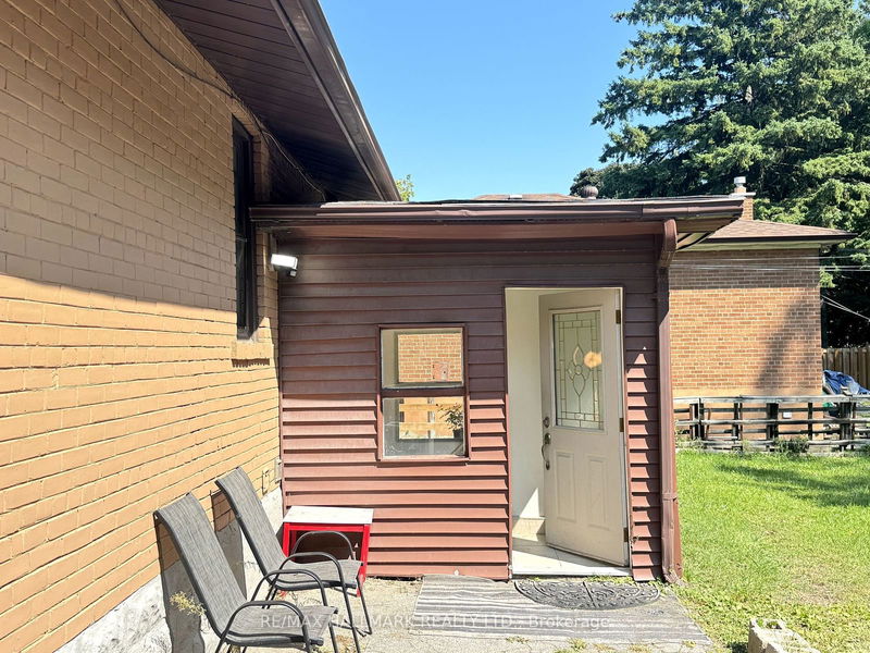 home for lease on BASMT-L-87 STEELES Avenue E