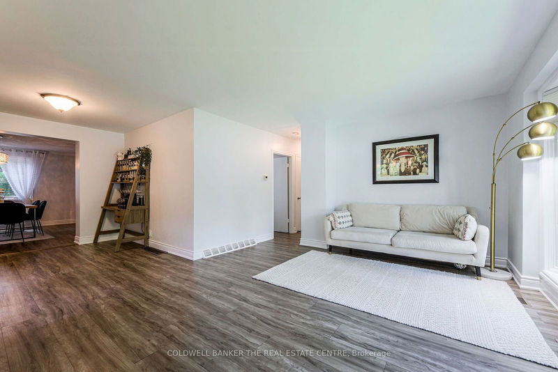 49 Mallow Rd W Toronto, M3B 1G2 | Image 5