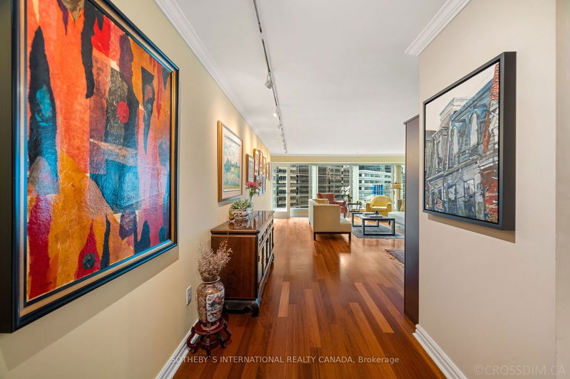 home for sale on 1106-33 University Avenue