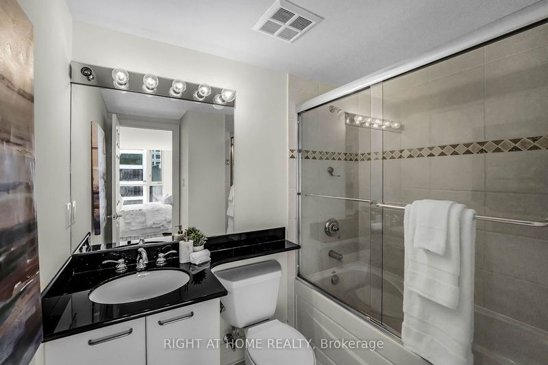  PH2 - 80 Cumberland St  Toronto, M5R 3V1 | Image 30