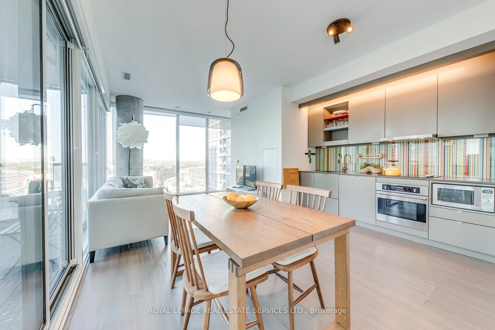 Listing Image 12
