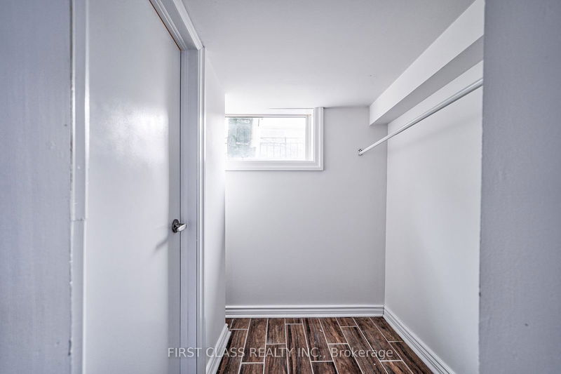 82 Wolseley St  Toronto, M5T 1A5 | Image 31