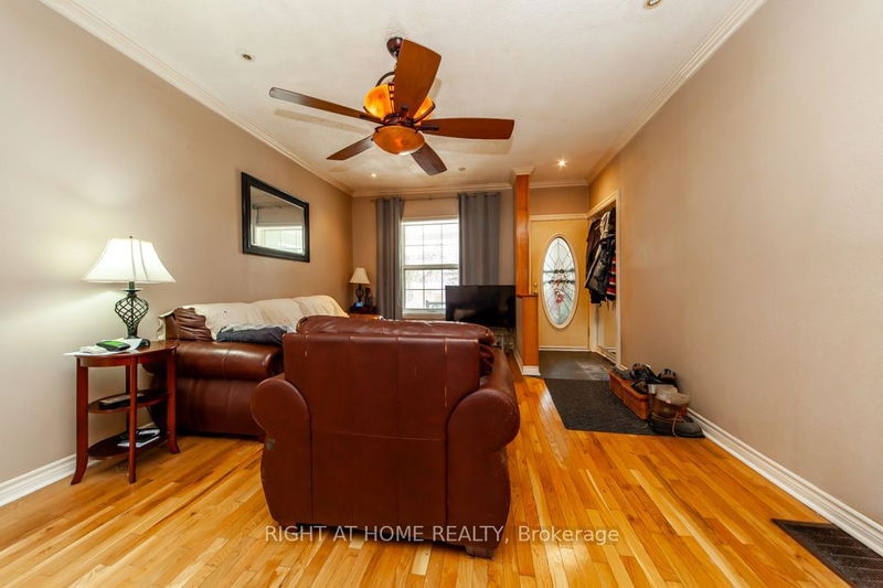 46 Coolmine Rd  Toronto, M6J 3E9 | Image 5