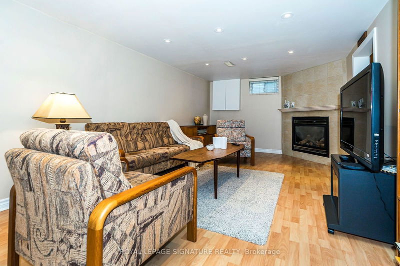 35 Gleneagle Cres  Toronto, M2J 3H4 | Image 32