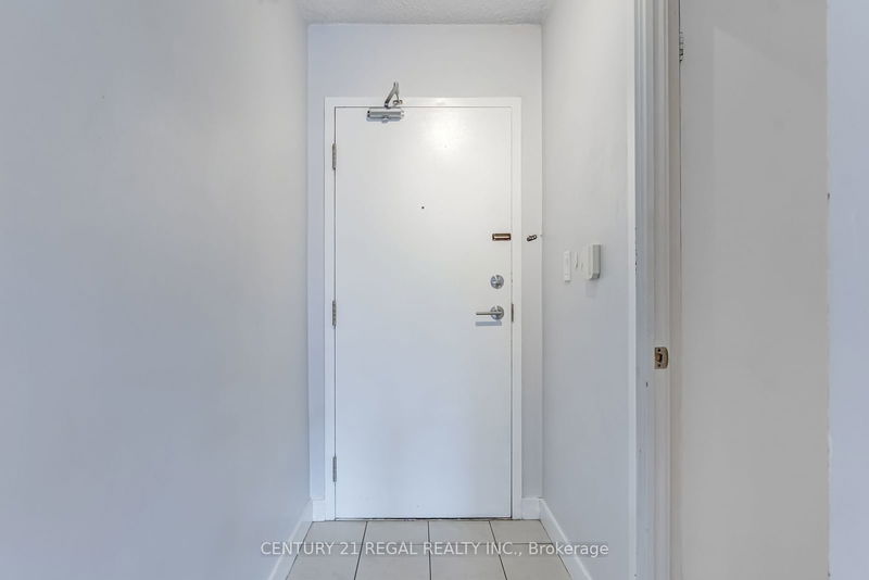  216 - 11 Brunel Crt  Toronto, M5V 3Y3 | Image 3