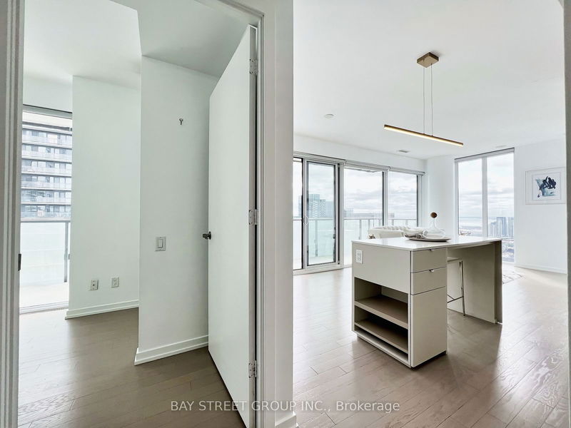  4009 - 101 Peter St  Toronto, M5V 0G6 | Image 4