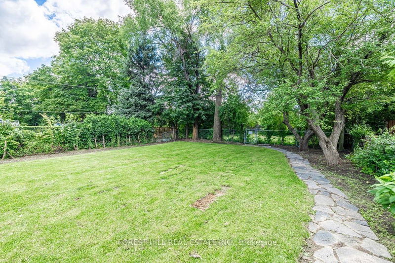 51 Bowerbank Dr  Toronto, M2M 1Z9 | Image 21