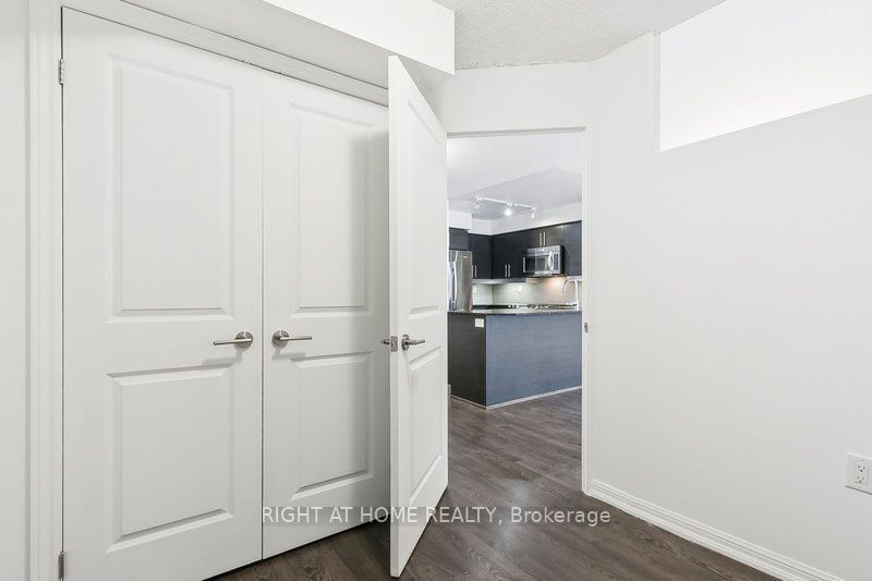  809 - 125 Western Battery Rd  Toronto, M6K 3R8 | Image 17