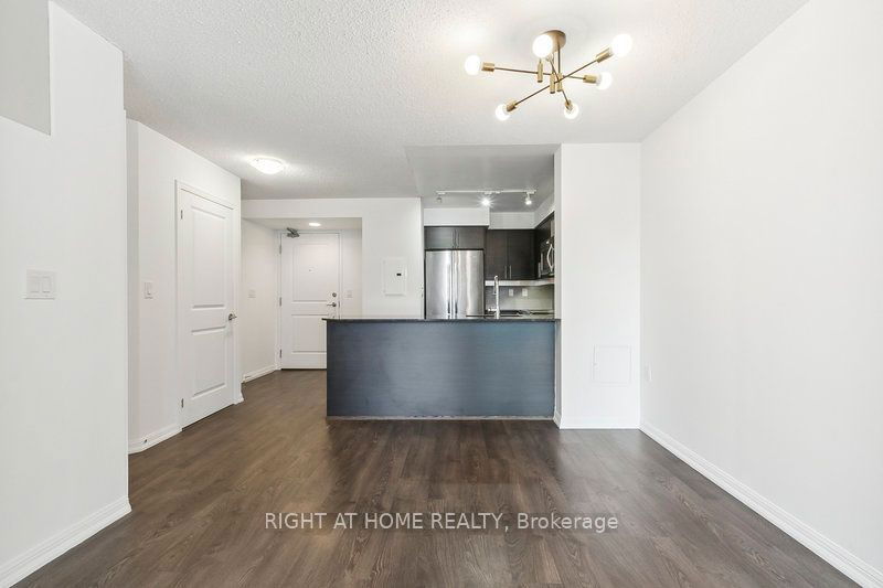  809 - 125 Western Battery Rd  Toronto, M6K 3R8 | Image 7