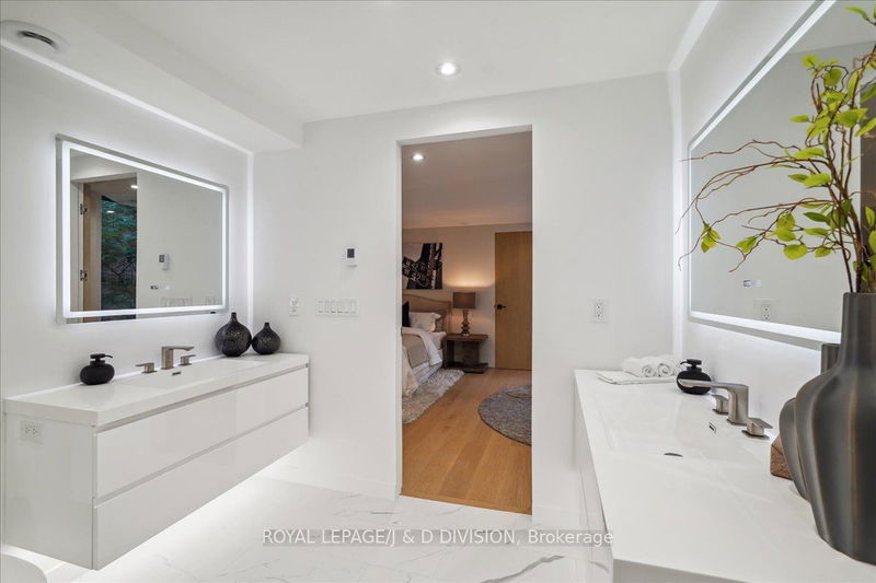  404 - 1166 Bay St  Toronto, M5S 2X8 | Image 23