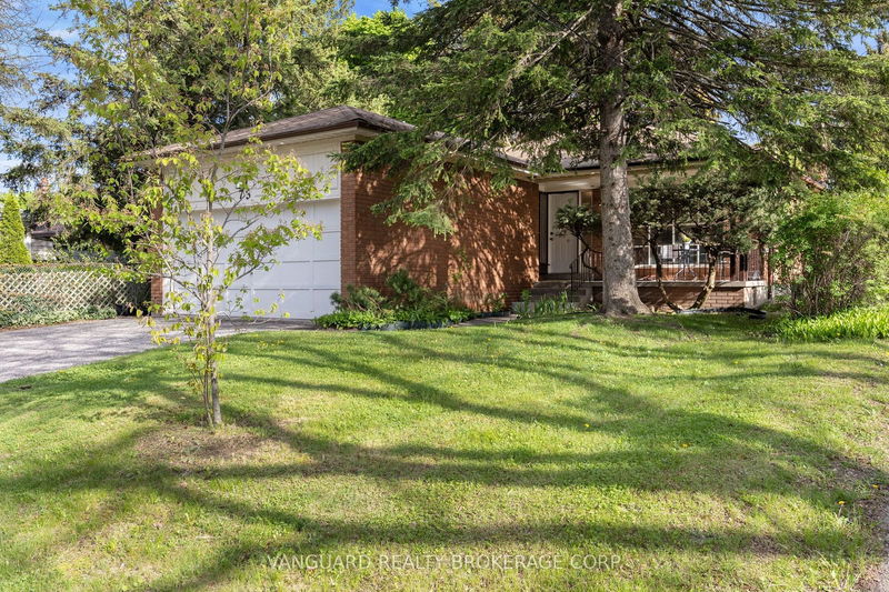 home for lease on 73 Centre Avenue