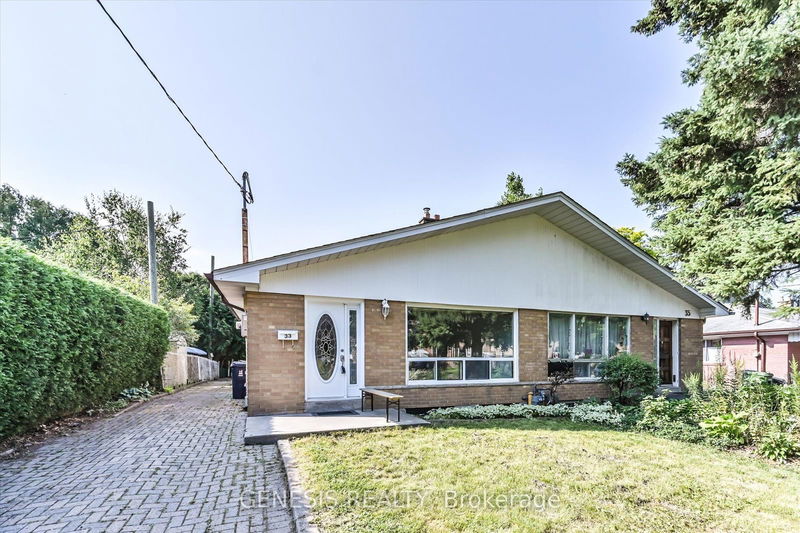 33 Holcolm Rd  Toronto, M2N 2C8 | Image 1