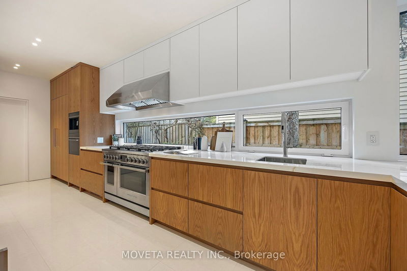 2 Addison Cres  Toronto, M3B 1K8 | Image 10