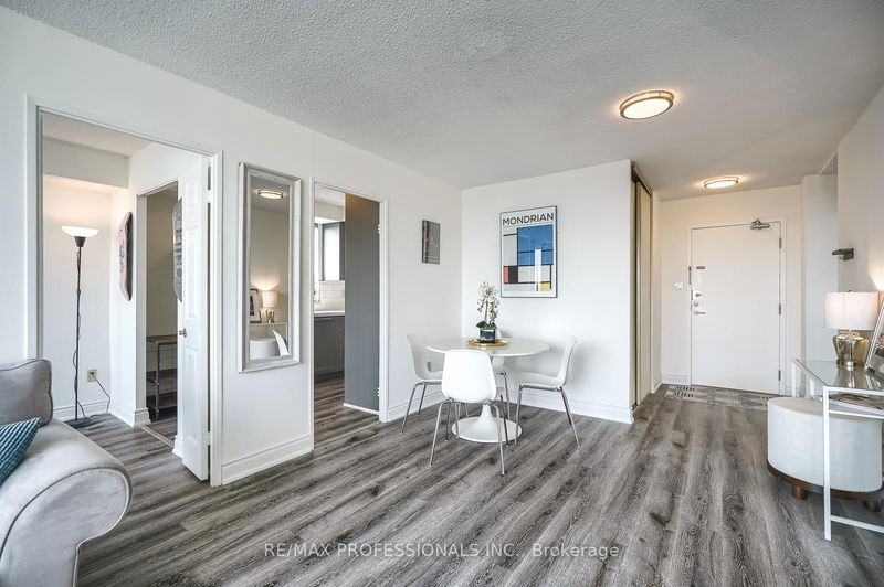  1205 - 3000 Bathurst St  Toronto, M6B 3B4 | Image 22