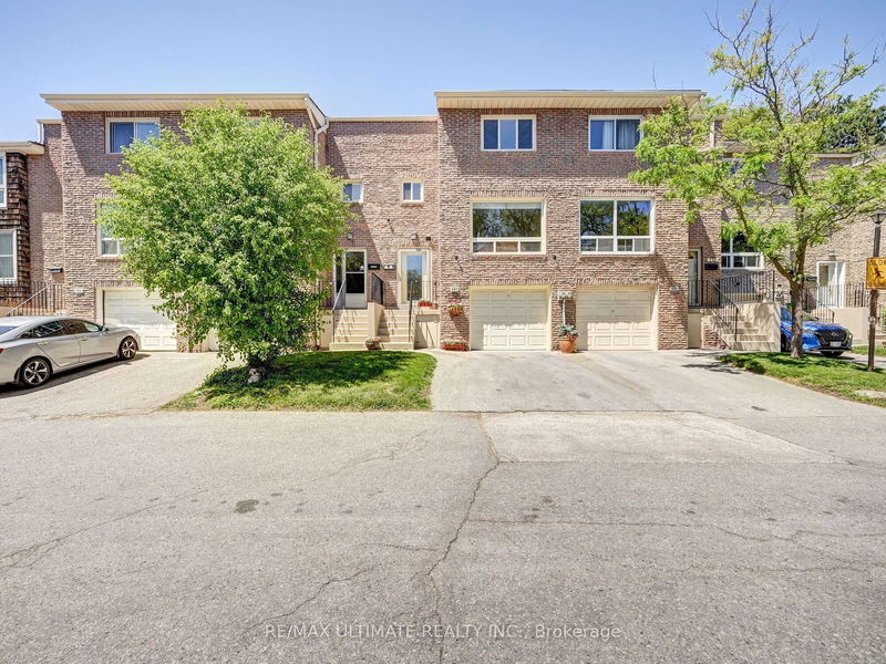 181 Rusty Crestway   Toronto, M2J 2Y5 | Image 2