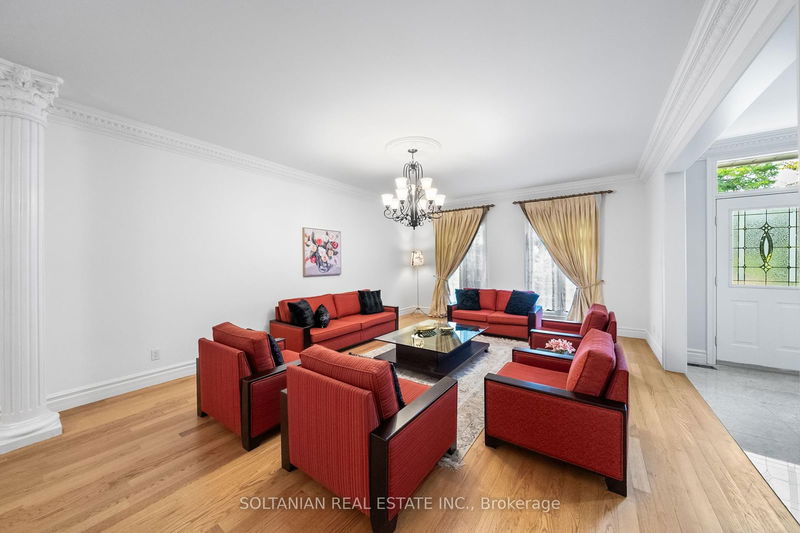 211 Byng Ave  Toronto, M2N 4L2 | Image 3