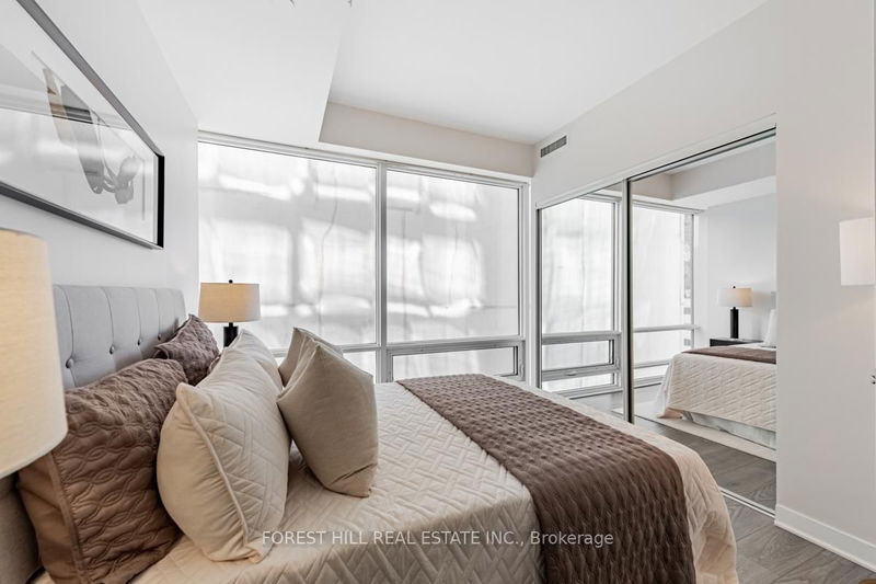  805 - 15 Grenville St  Toronto, M4Y 0B9 | Image 12