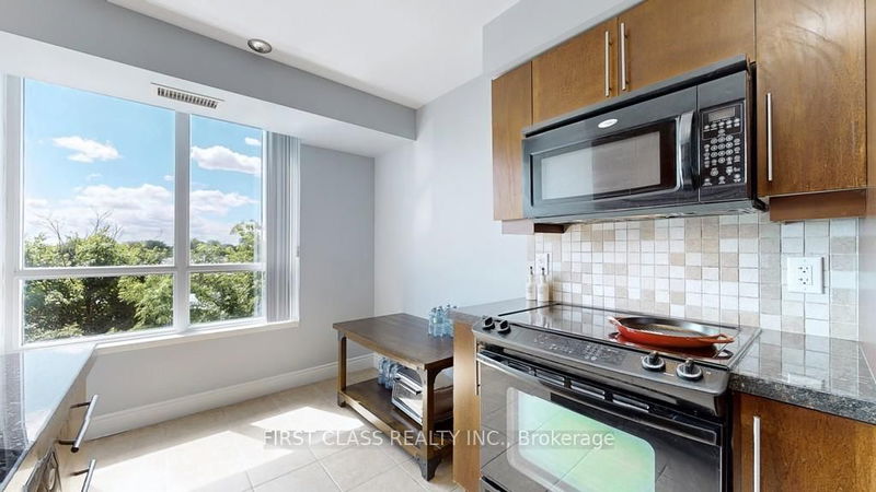  527 - 25 Greenview Ave  Toronto, M2M 0A5 | Image 12