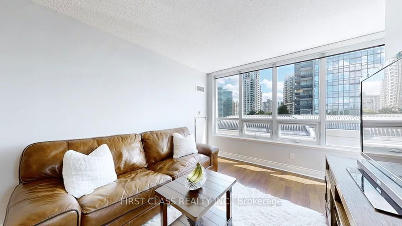  527 - 25 Greenview Ave  Toronto, M2M 0A5 | Image 7