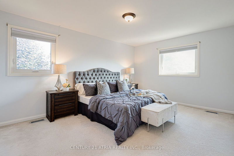 56 Magpie Cres  Toronto, M2L 2E5 | Image 24