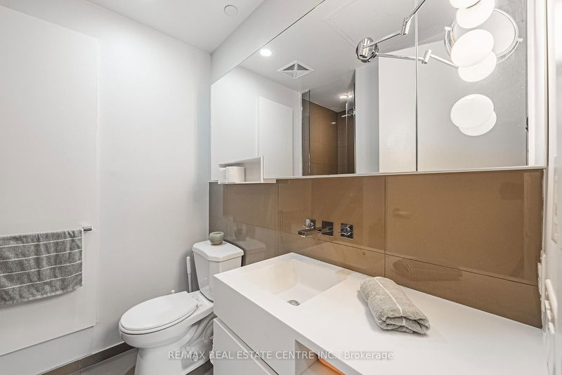  605 - 45 Charles St E Toronto, M4Y 1S2 | Image 15