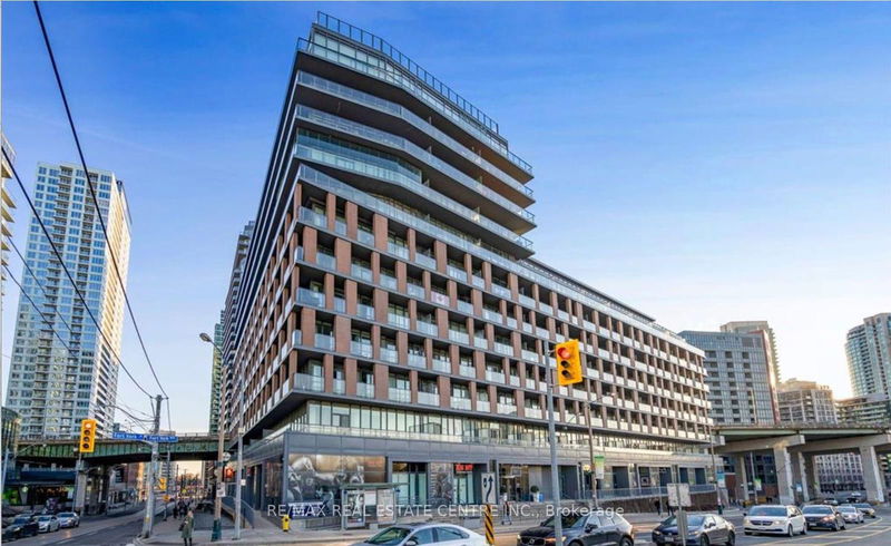 home for lease on 911-169 Fort York Boulevard