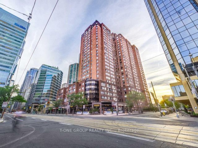 home for lease on 2211-633 Bay Street