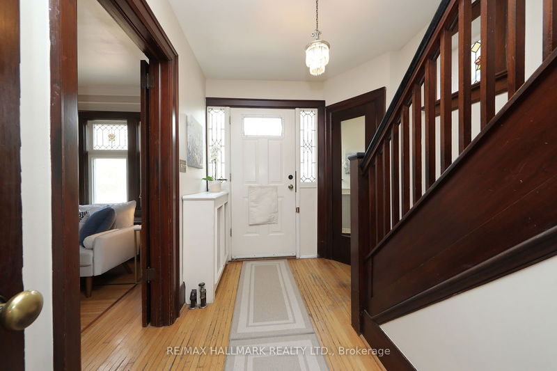 316 Jedburgh Rd  Toronto, M5M 3K8 | Image 2