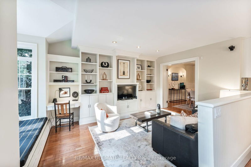 242 Bessborough Dr  Toronto, M4G 3K3 | Image 10