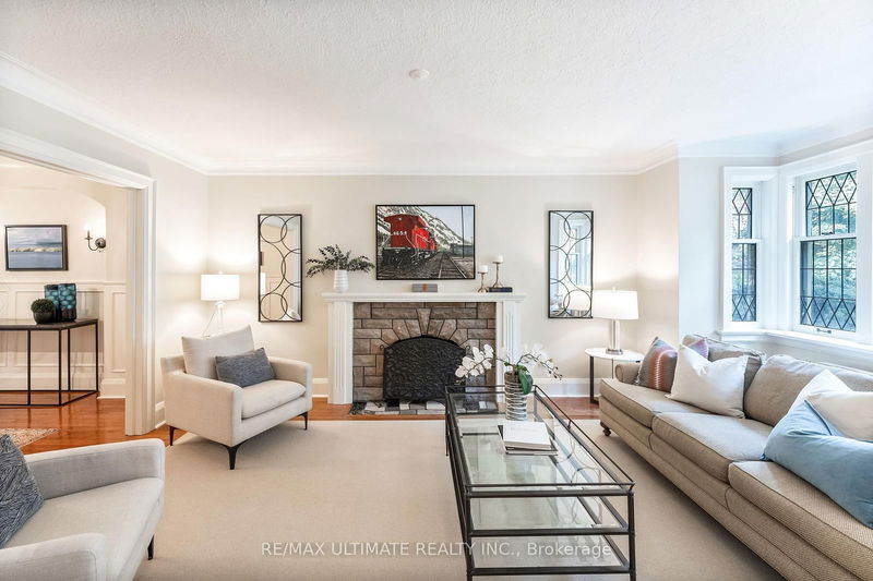 242 Bessborough Dr  Toronto, M4G 3K3 | Image 3