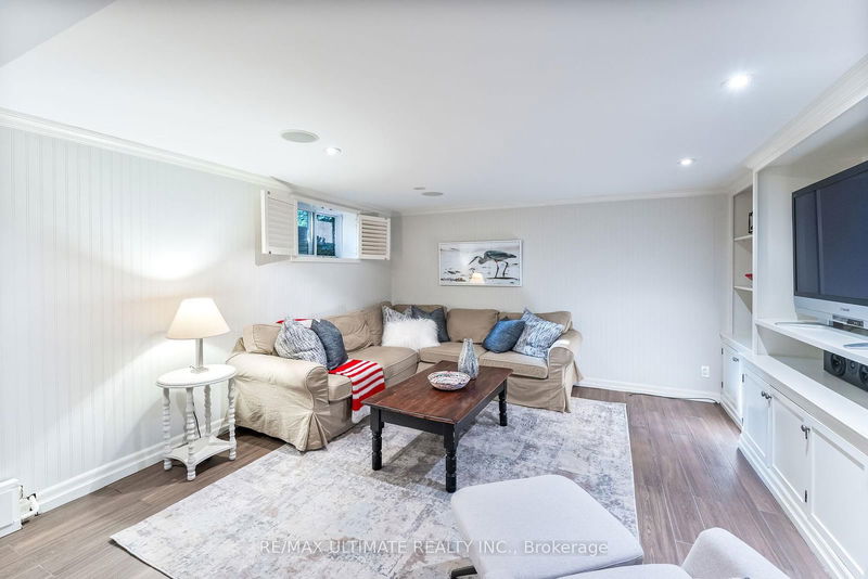 242 Bessborough Dr  Toronto, M4G 3K3 | Image 30